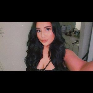 Meet your Posher, Valeria